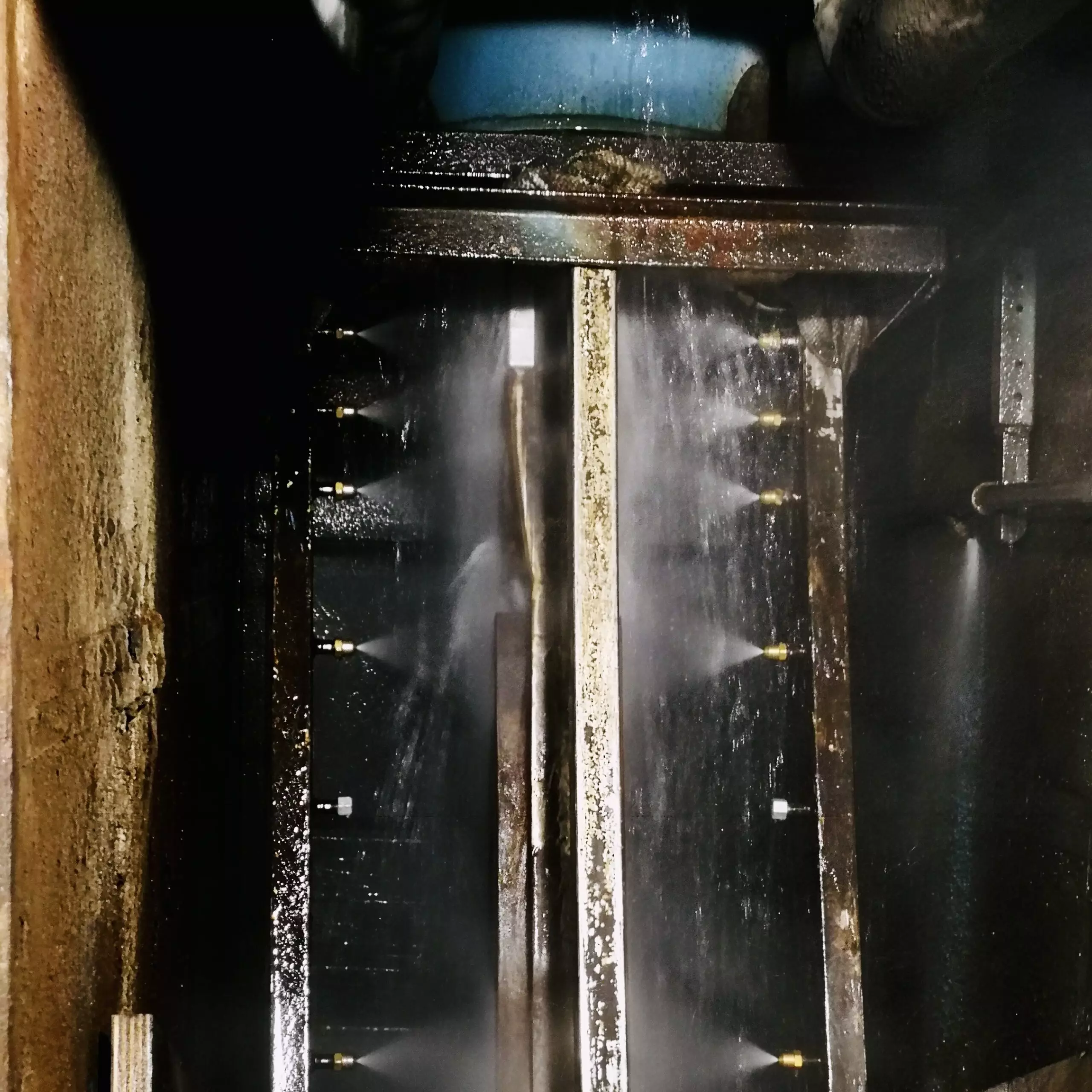 The SCSB instrument during a real water spray measurement operation